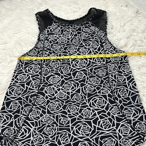 Lululemon Sculpt Tank - Picture 2 of 4